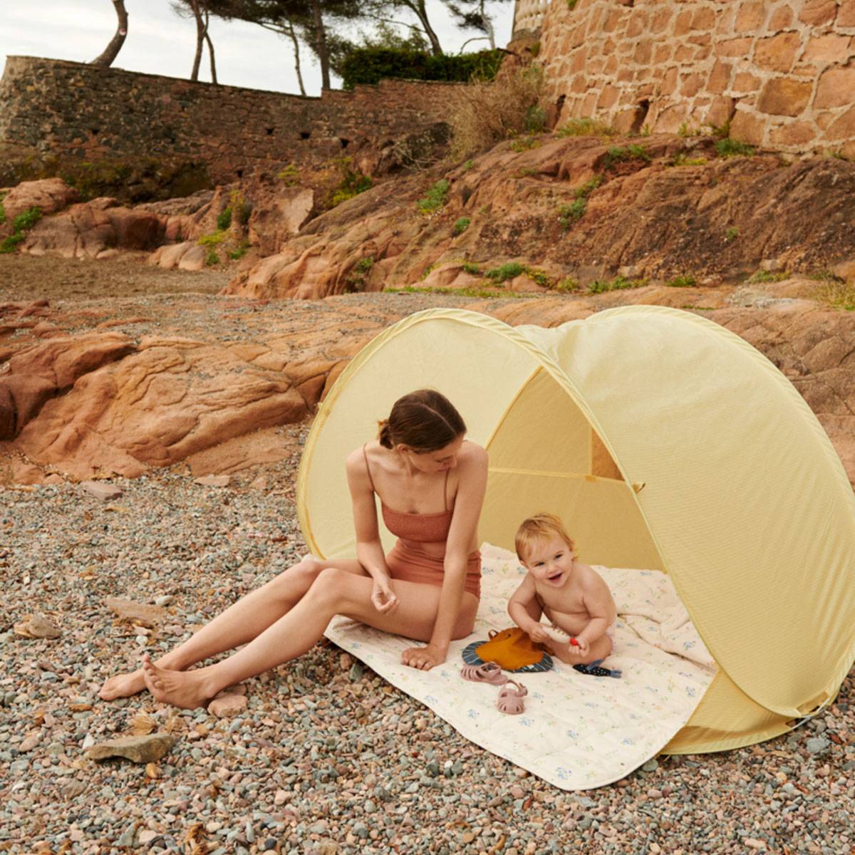 Liewood Cassie Pop Up UV telt til baby, Peach/Sea shell