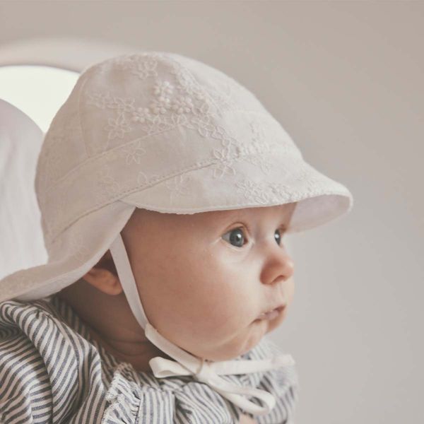 Hovedbilde HUTTEliHUT Embroidery solhatt, Antique White